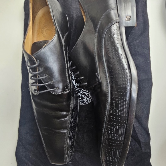Vintage Versace Men\'s Black Leather Dress Shoes main image 7